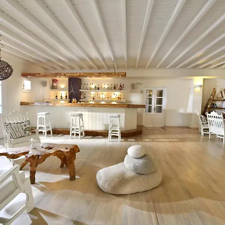 Erato Mykonos 3*