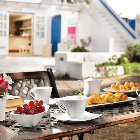 מלון Erato Mykonos 3*