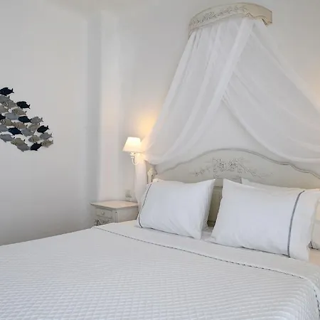 Erato Mykonos אורנוס