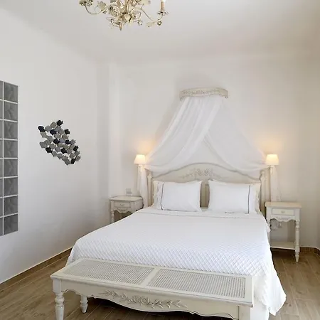מלון Erato Mykonos 3*