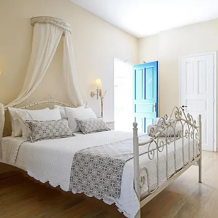Erato Mykonos 3*