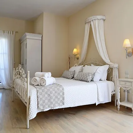 Erato Mykonos 3* אורנוס