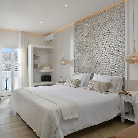 Erato Mykonos 3*