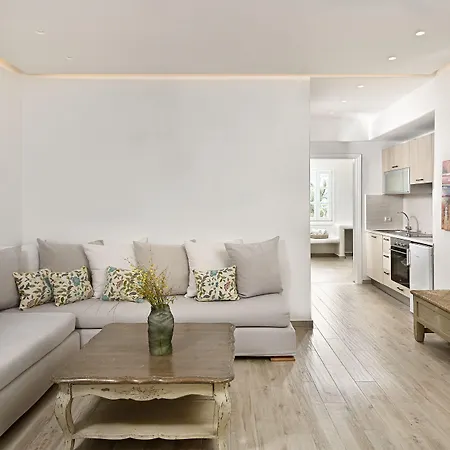 Erato Mykonos 3*